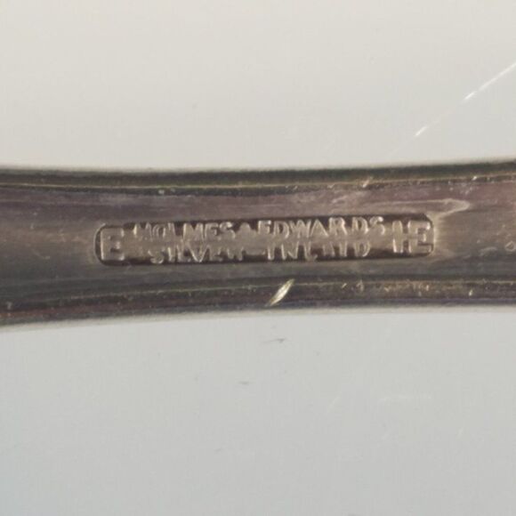 Dolly Madison 1911 Pattern Serving Spoon Silver Inlaid by Holmes & Edwards - Picture 9 of 10